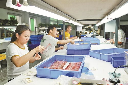 中高端眼鏡產量占全球過半 在國際市場擁有較強議價權 透過這副眼鏡,看到深圳產業 護城河